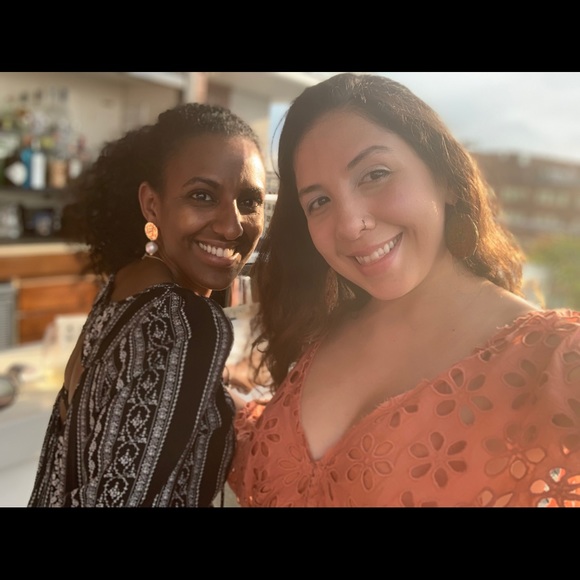 Meet your Posher, Veronica - Picture 2 of 3